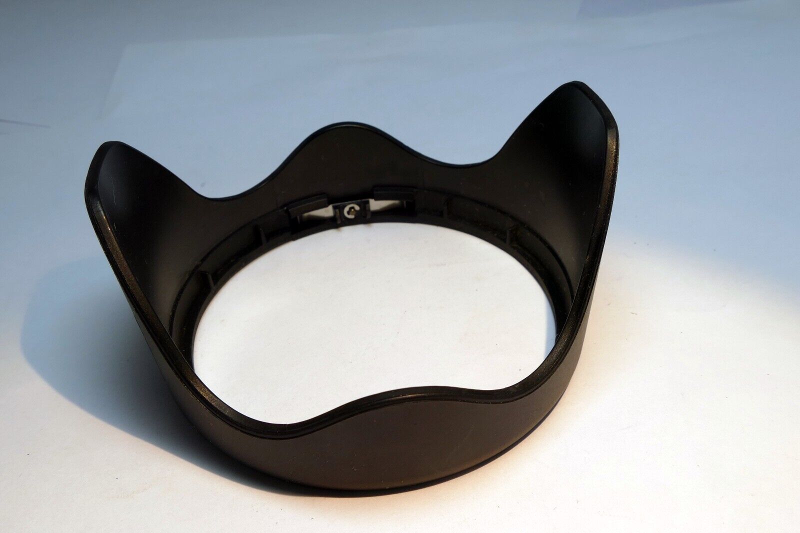76mm  Lens Hood Shade  plastic threaded for Olympus Panasonic slip on type