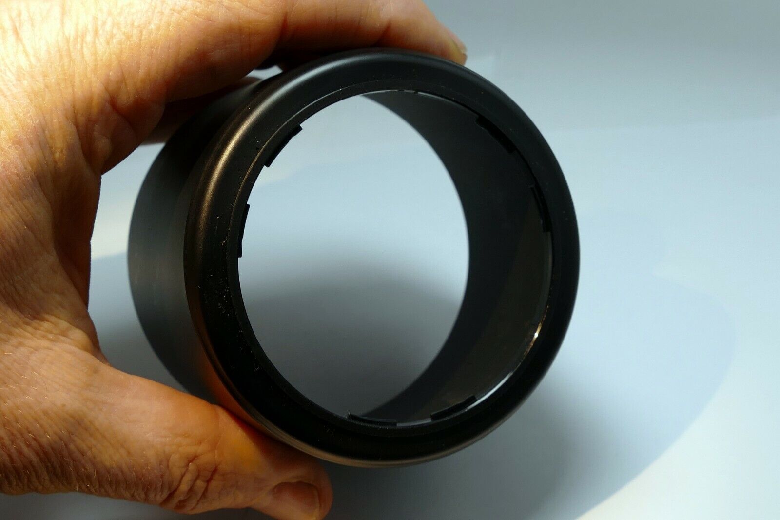 58-60mm Twist on Lens Hood Shade