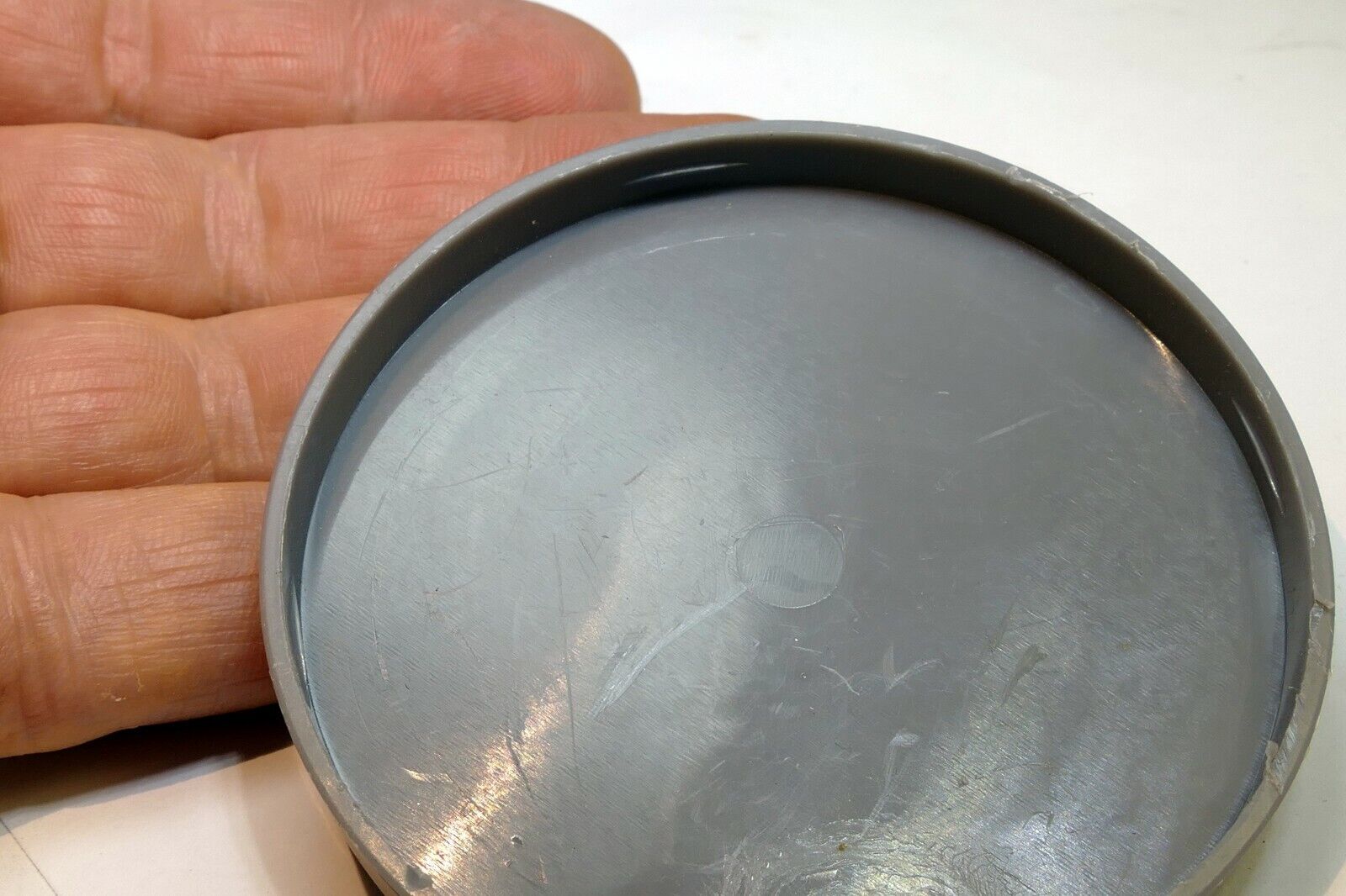 Lindahl Snap-on Plastic Front Lens Cap  Gray 71mm ID