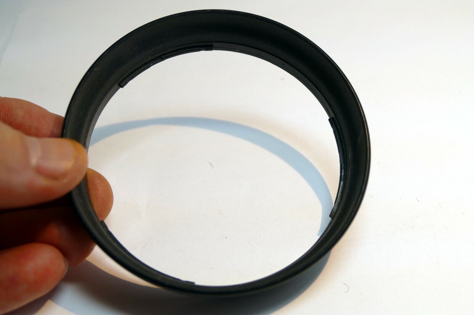 76.5mm ID plastic Lens Hood unknown brand  twist on type wide angle