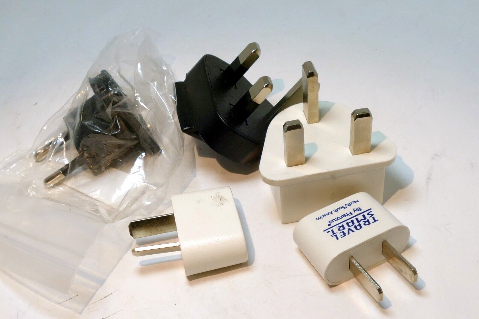 Travel Smart by Conair Adapter Plug for UK Australia Apple (pack of 5 lot)
