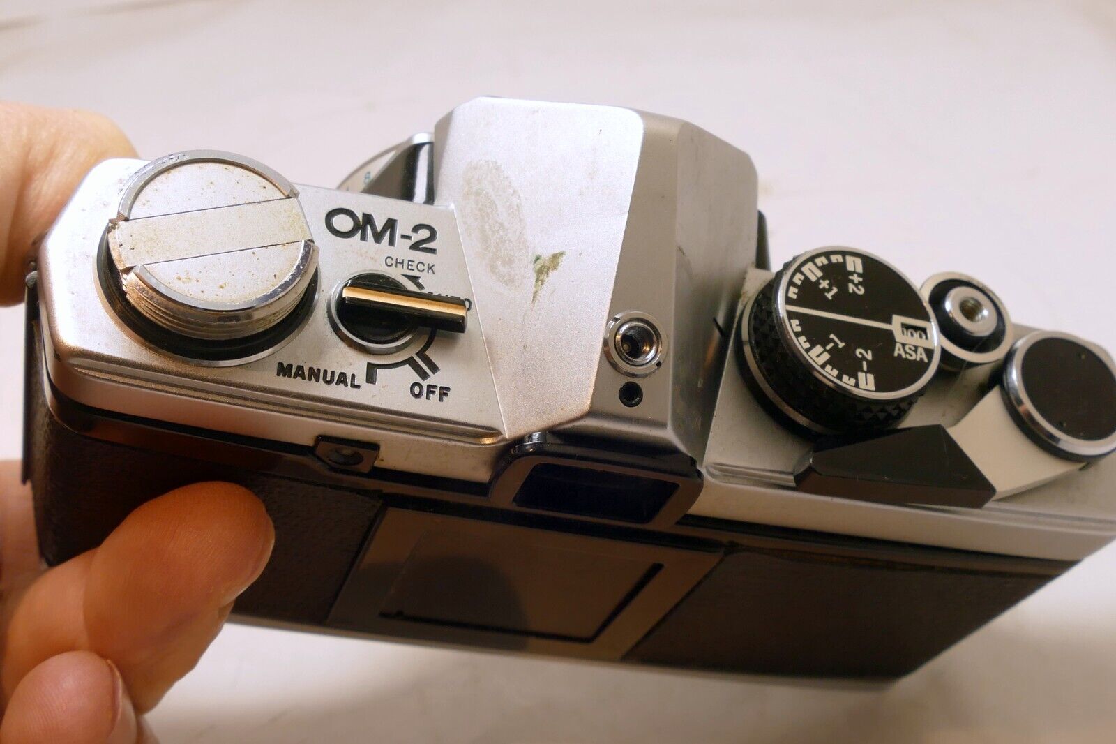 Olympus OM-2 35mm SLR Film Camera Body Only - tested , works good