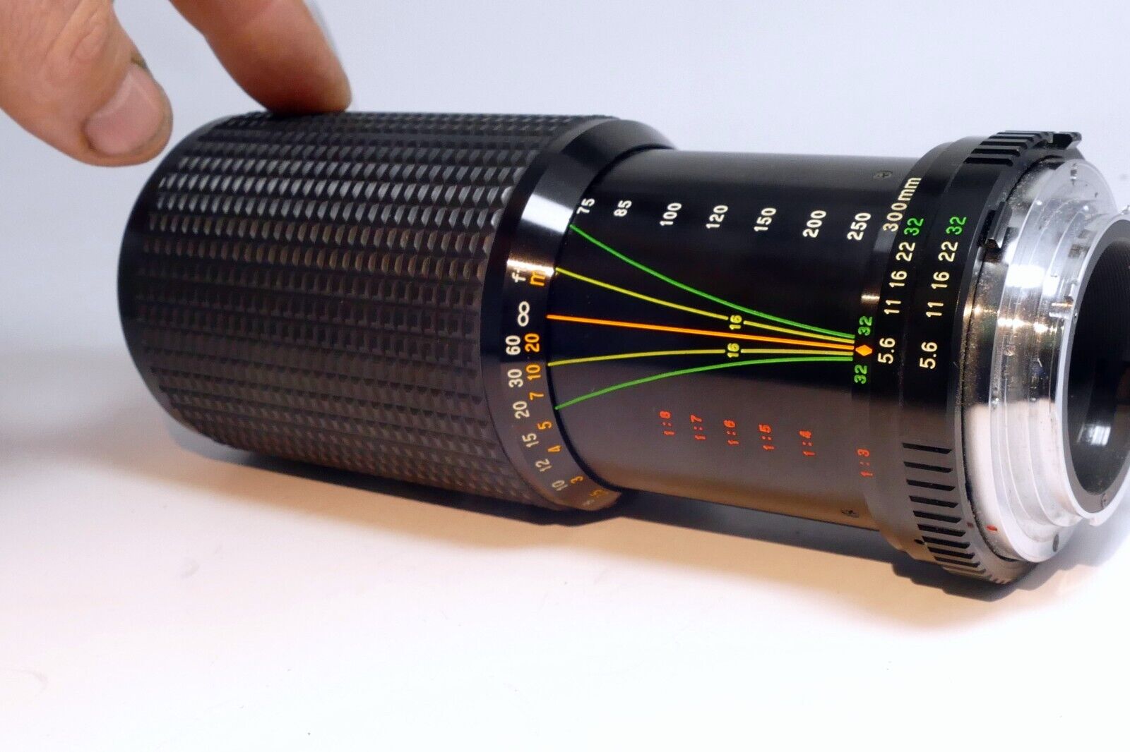 Albinar 75-300mm f5.6 MD Minolta Lens -   with fungus inside - as is for parts