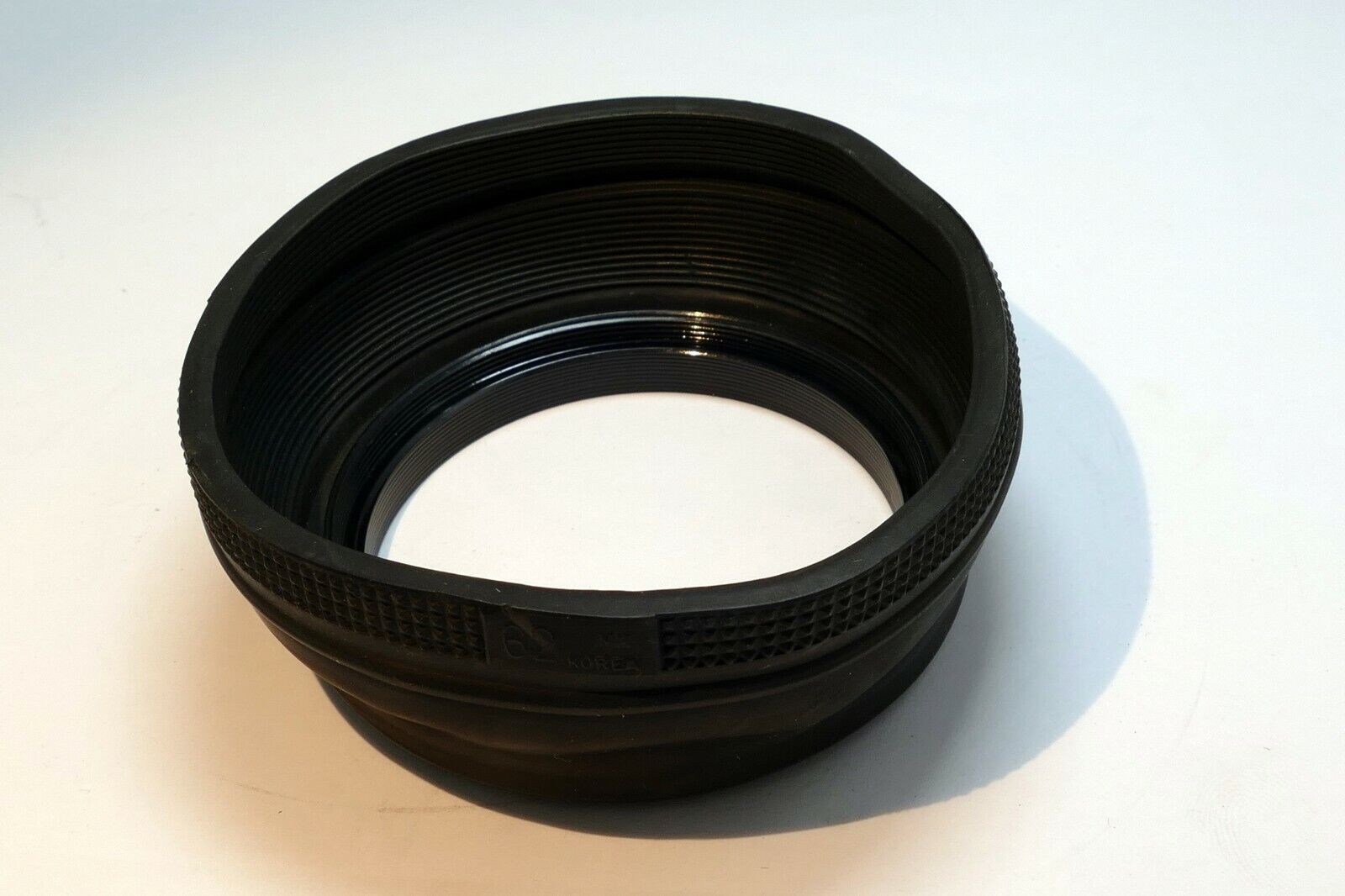 62mm screw in  Rubber Lens Hood Shade for telephoto 70-210mm f3.8