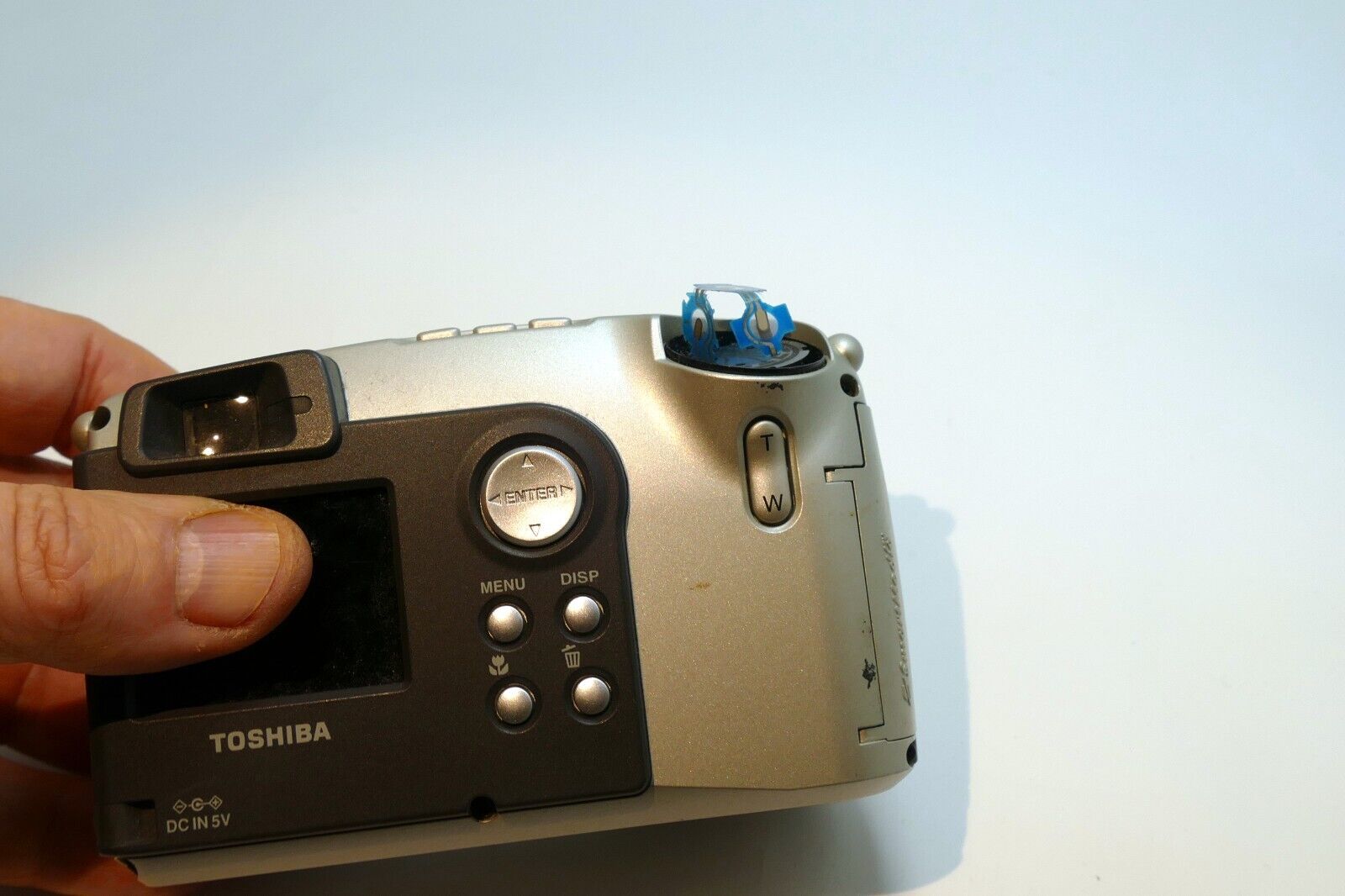 Toshiba PDR M25 2.2MP Digital Camera - Damaged, AS IS for Parts or Repair