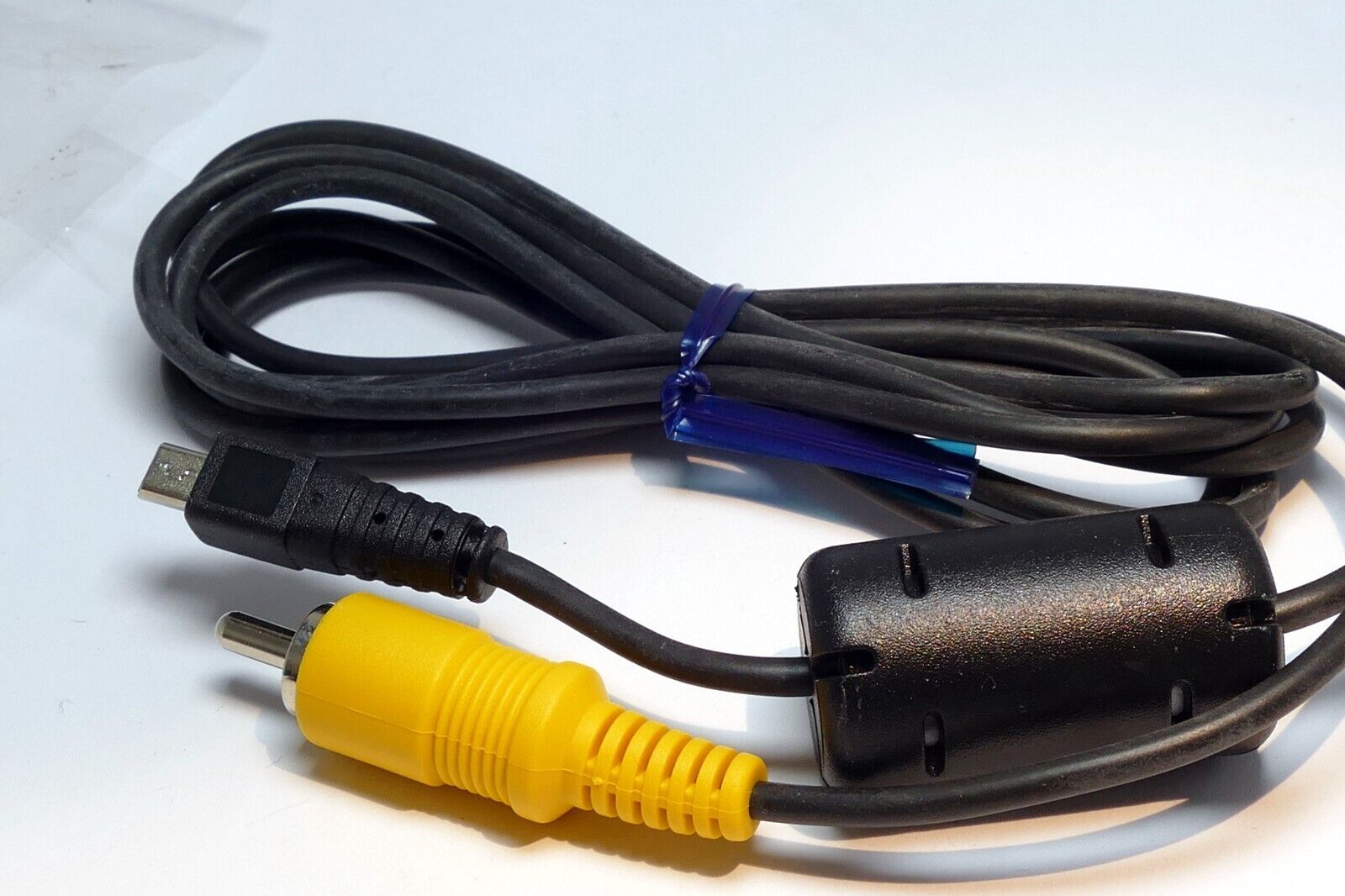 Panasonic AV Data Transfer to RCA Video Cable Cord 4 feet long FZ1000