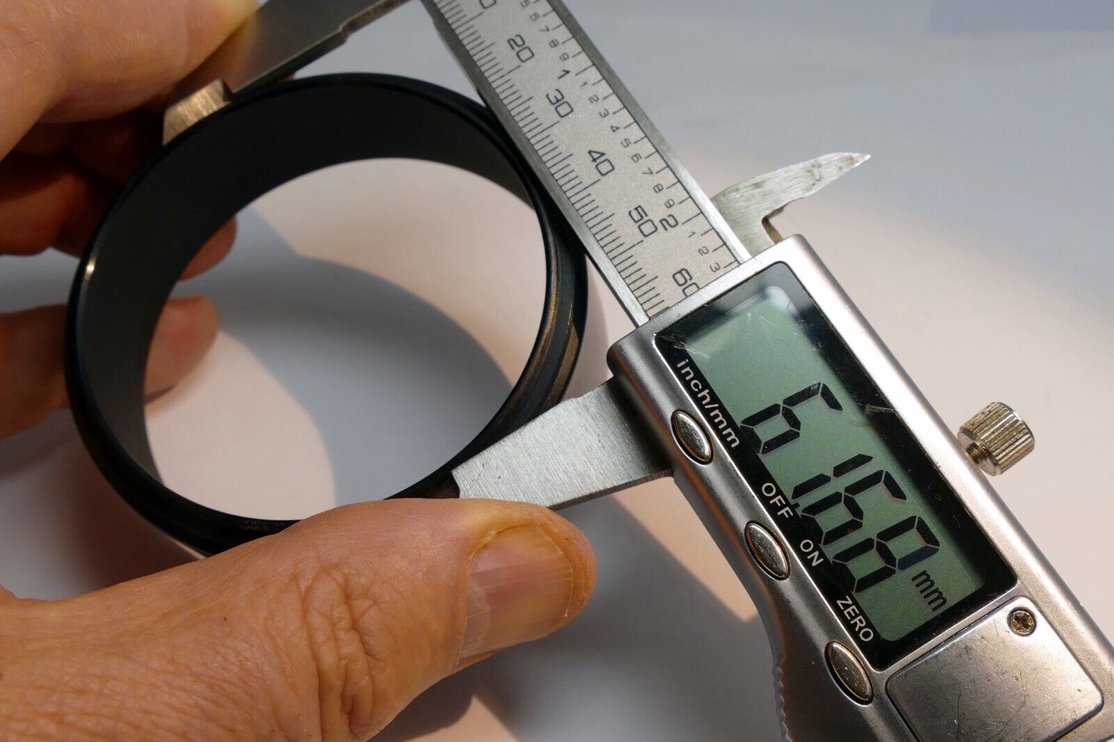 63mm Plastic  Lens Hood Shade threaded