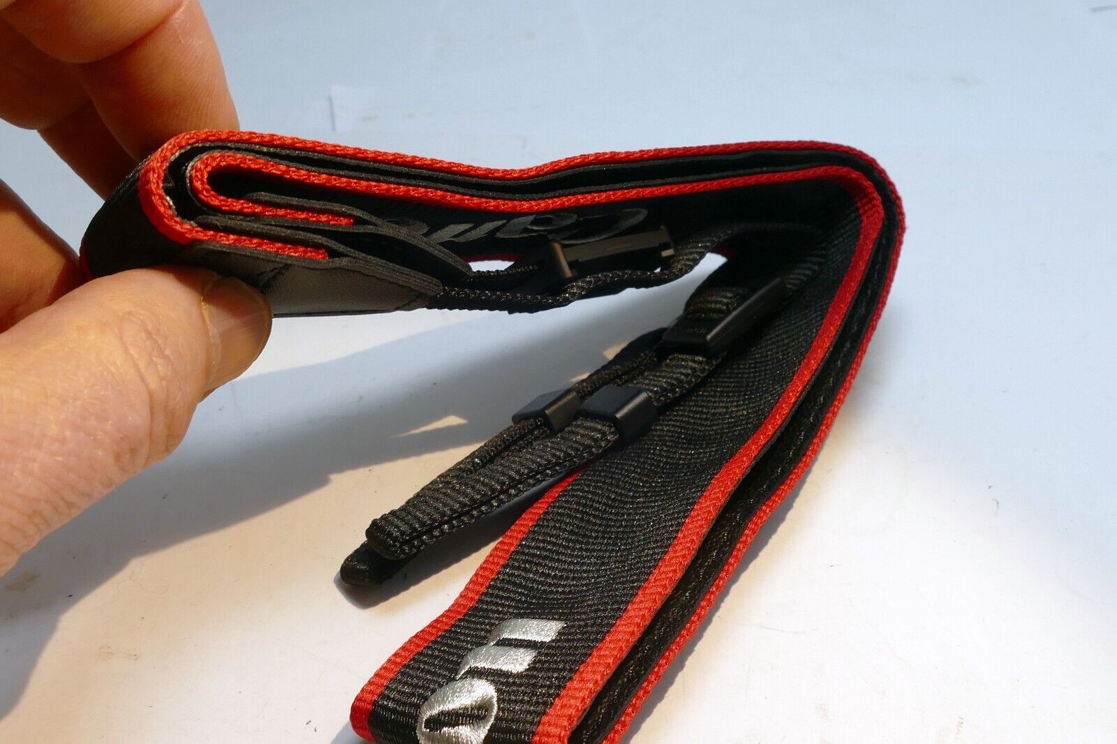 Canon EOS 80D SLR Digital Camera Neck Shoulder Strap -   MINT   -  Genuine OEM