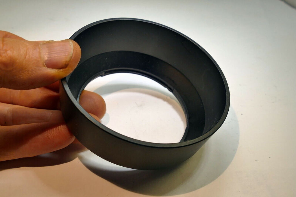 66mm Plastic twist on type Lens Hood Shade