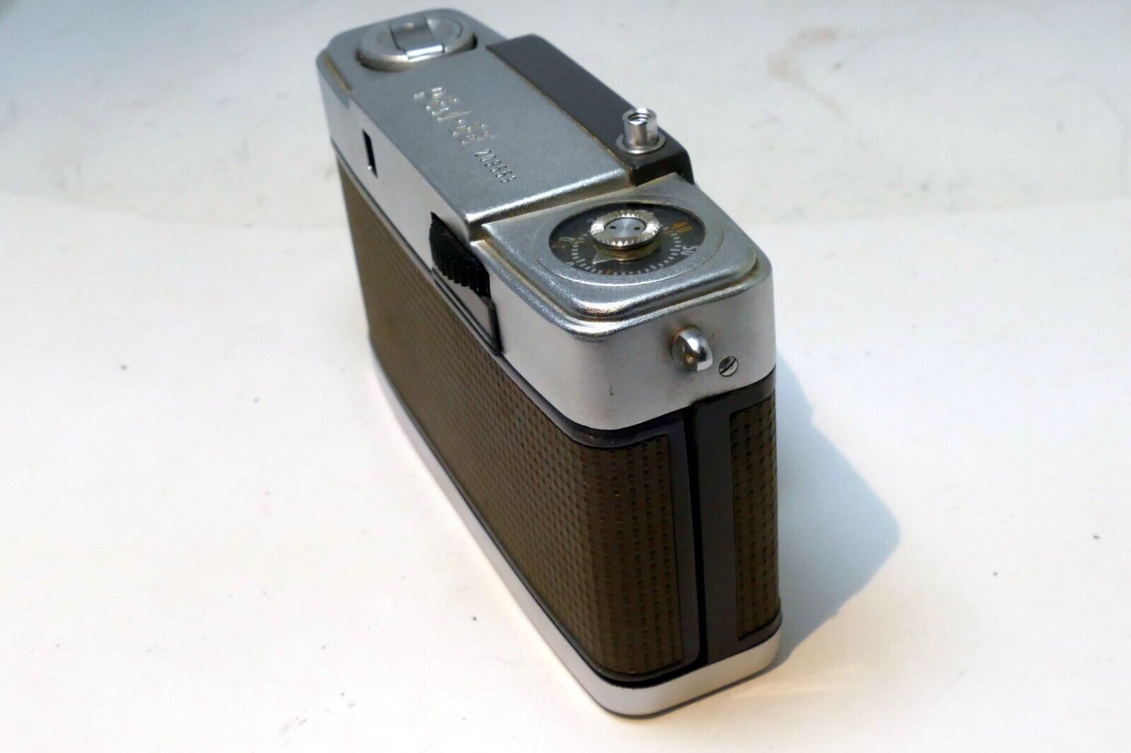 OLYMPUS PEN EE Zuiko 2.8cm F/3.5 Half Flame Film Camera AS IS for PARTS REPAIR