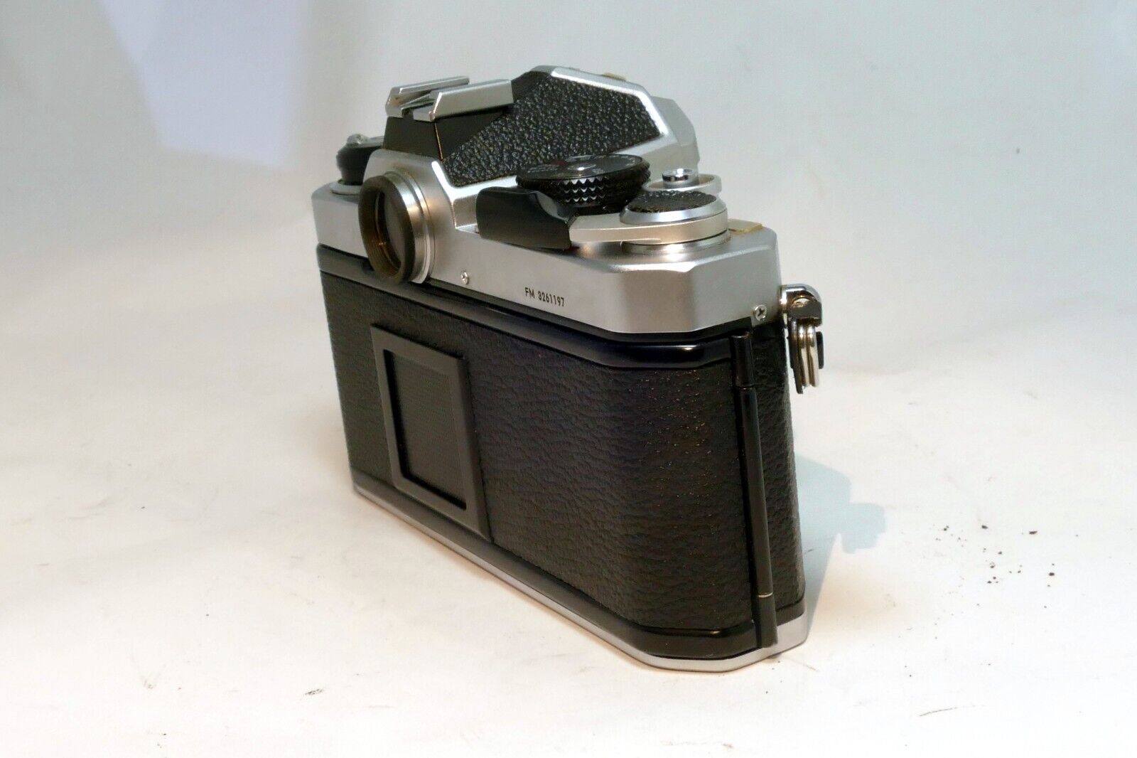 Nikon FM 35mm SLR Film Camera w/ issues with light meter - Free Shipping USA