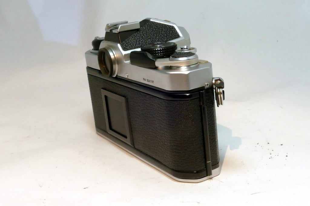 Nikon FM 35mm SLR Film Camera w/ issues with light meter - Free Shipping USA