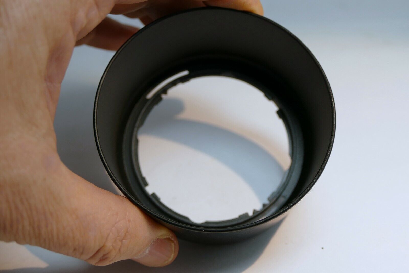 Replacement LB-77 Lens Hood Shade for Nikon AF-P DX NIKKOR 70-300mm f4.5-6.3G ED