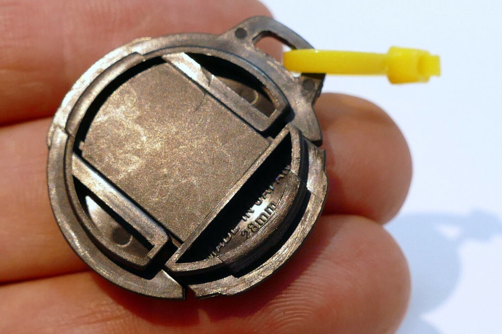 Nikon 28mm Front Lens Cap OEM for Coolpix 950 cameras