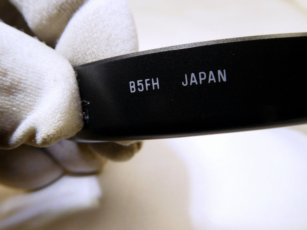 Tamron 85FH  Lens Hood twist on type Genuine OEM