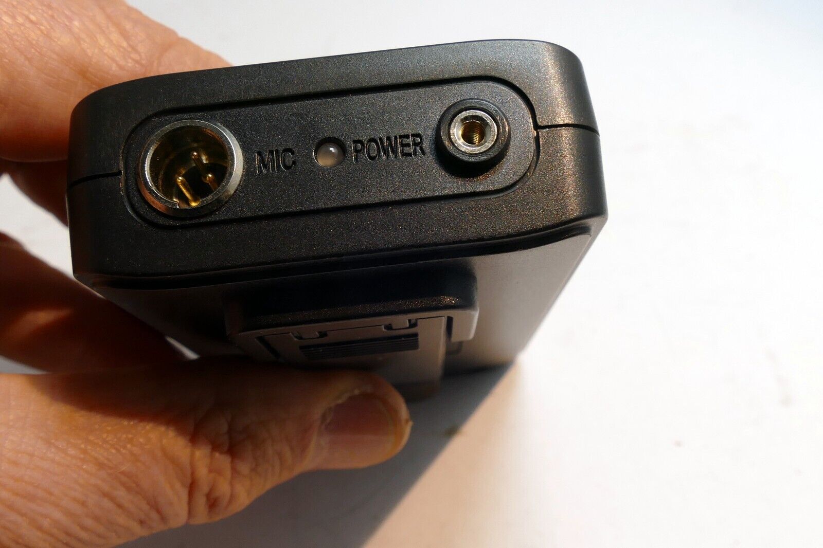 Saramonic SR-WM4C Wireless Lavalier Microphone Transmitter  - missing antenna