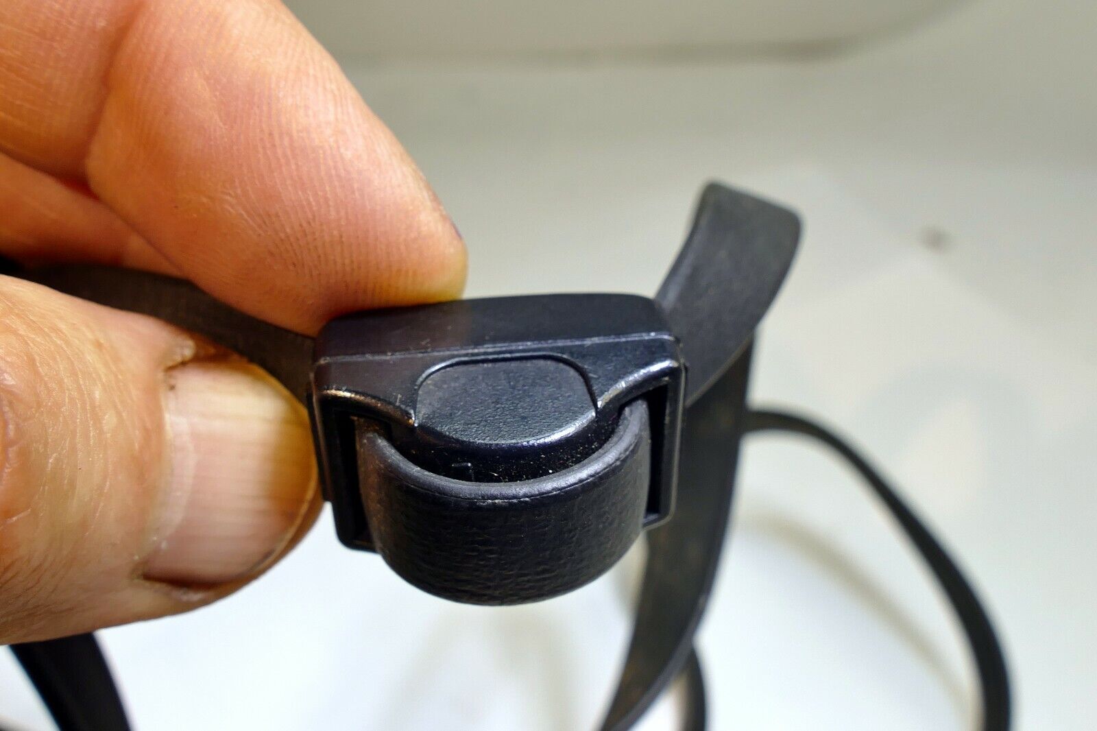 Minolta Black Vinyl Genuine Camera Neck Strap SR-3 SR-7 SR-2 vintage OEM