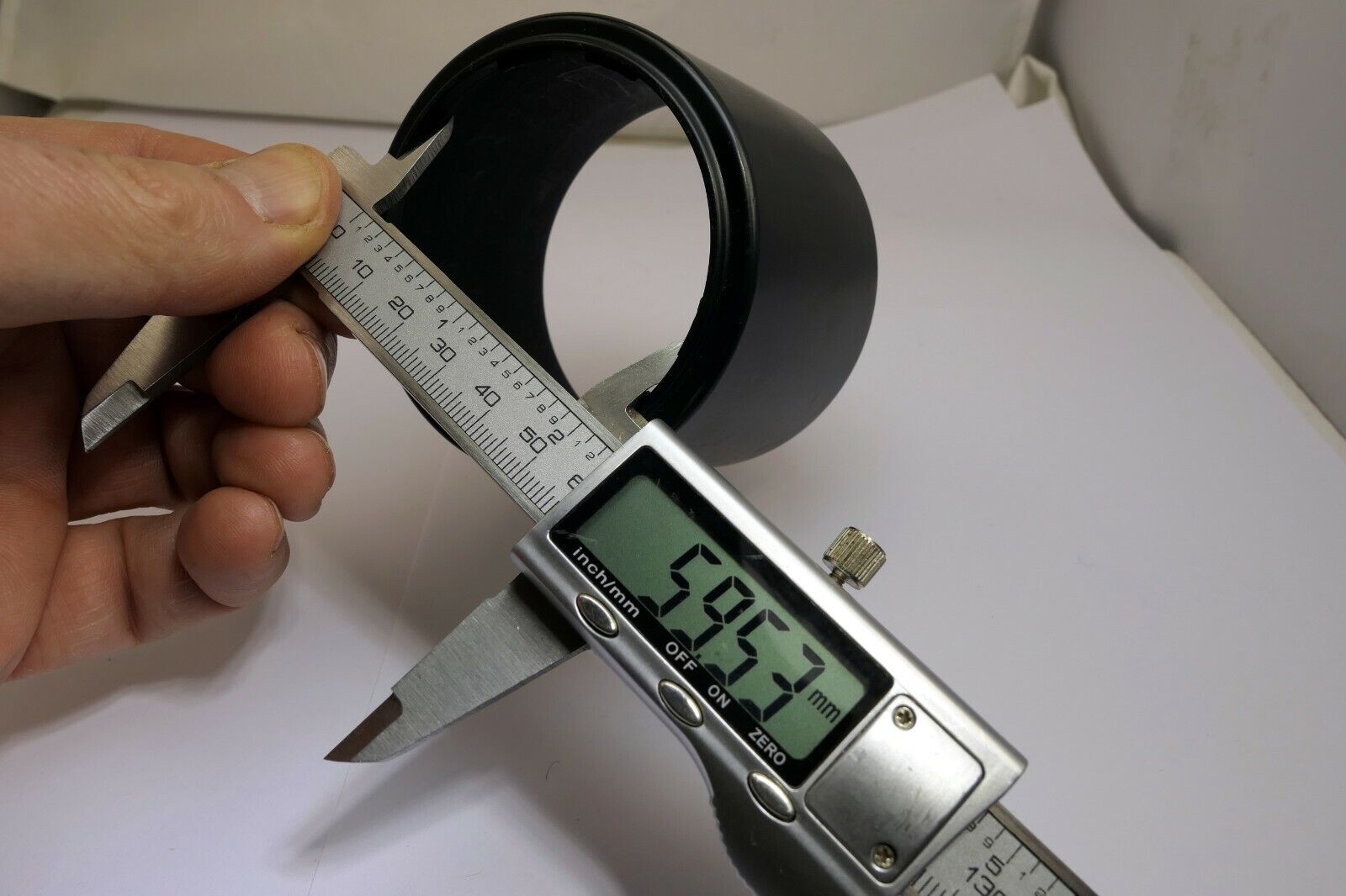 Lens Hood Shade 59mm ID unknown brand twist on type Telephoto