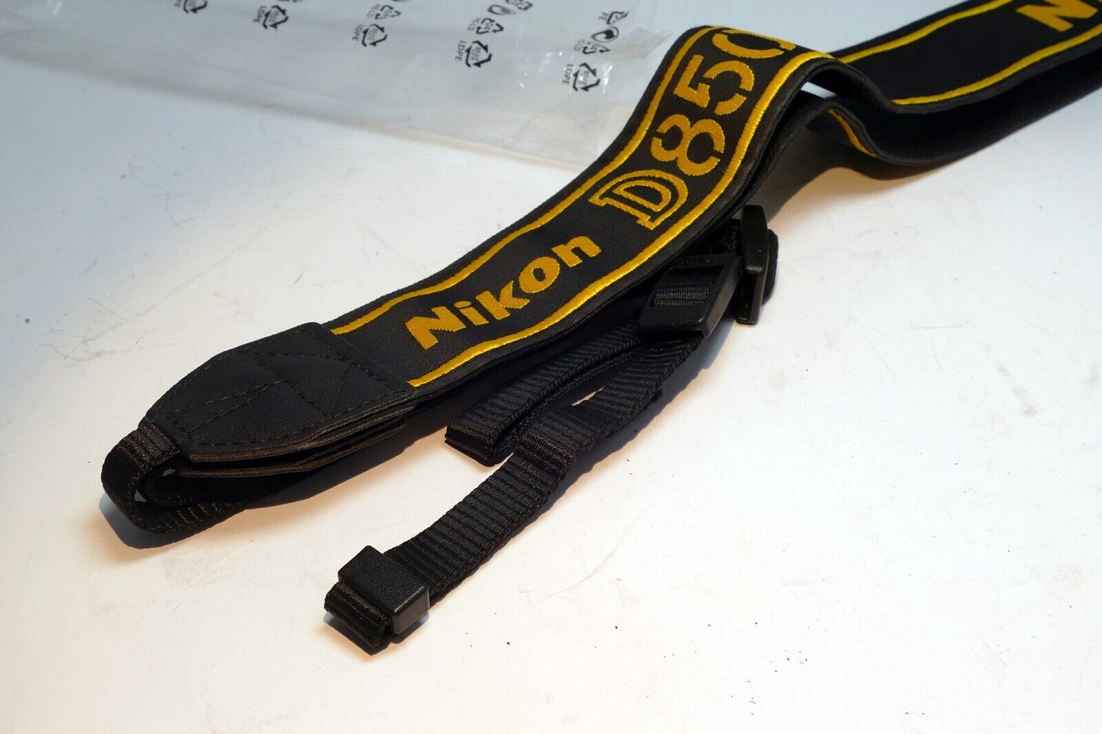 Nikon D850 Camera Shoulder Strap D-850 AN-DC18   - OEM Genuine