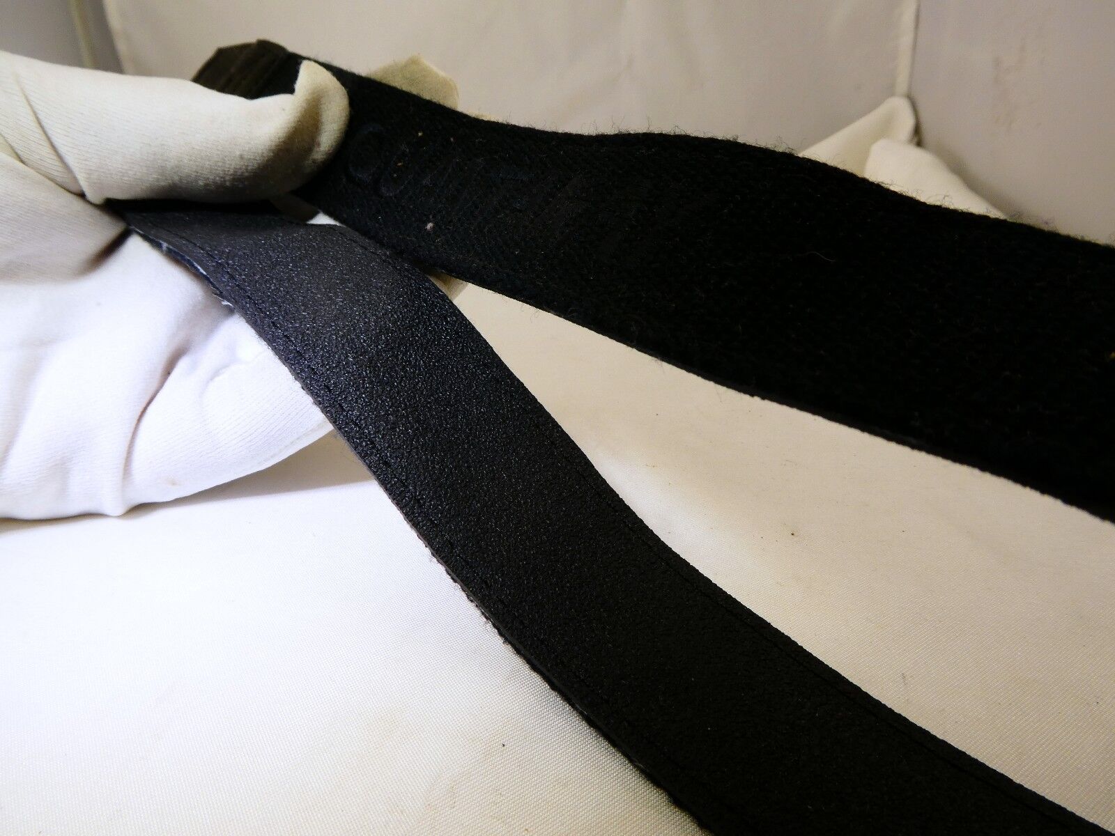 Quantaray Black Camera Strap Shoulder with metal rings luggs for camera