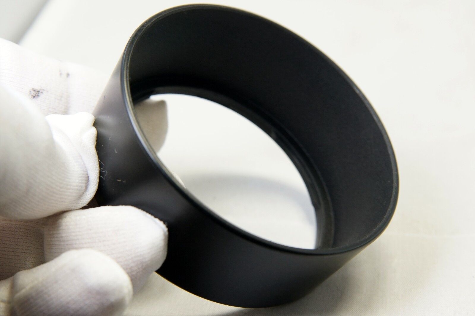 Unknown brand lens hood 62mm ID twist on type