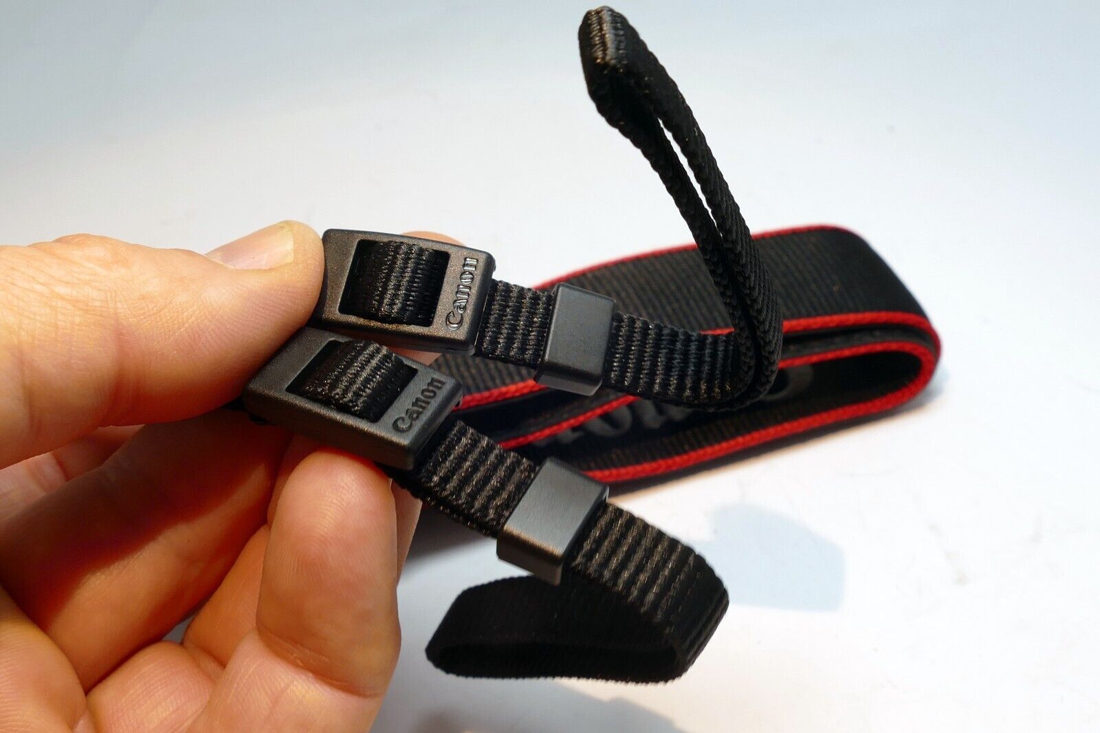 Canon EOS RP  Digital Camera Neck Shoulder Strap Black-Red - -  Genuine OEM