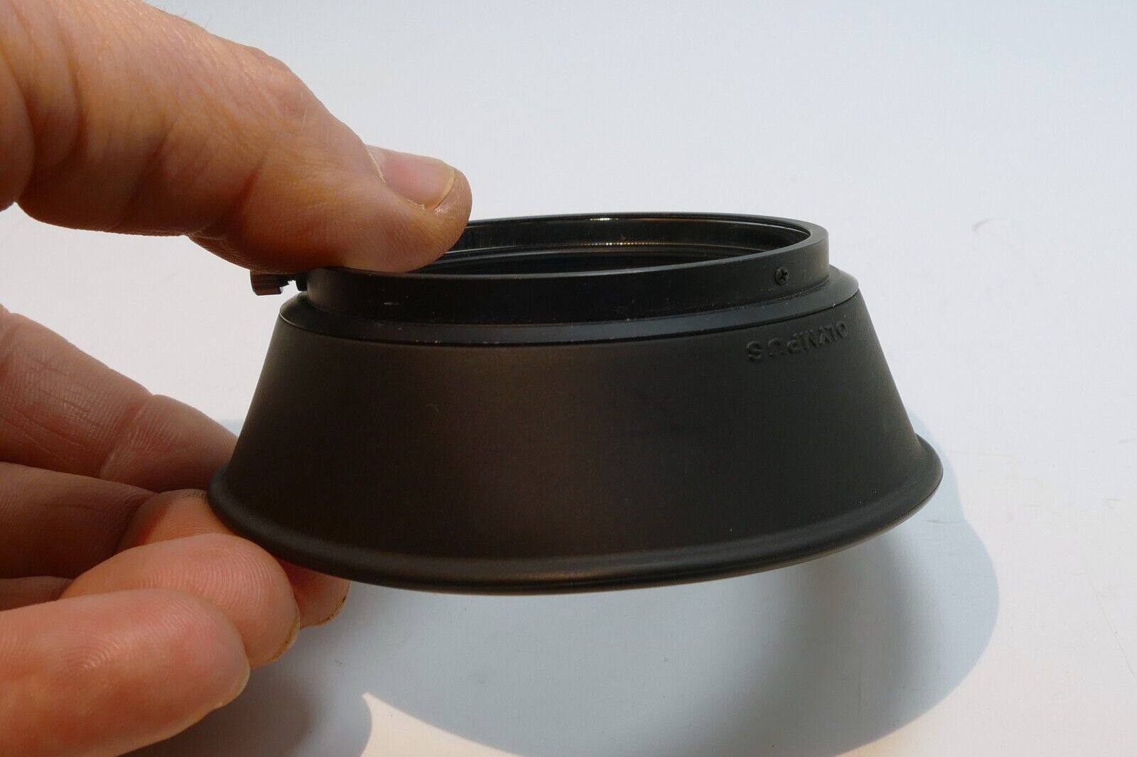 55mm Olympus OM 35-105mm f3.5-4.5 lens hood shade - OEM Genuine fits 24mm f2.0