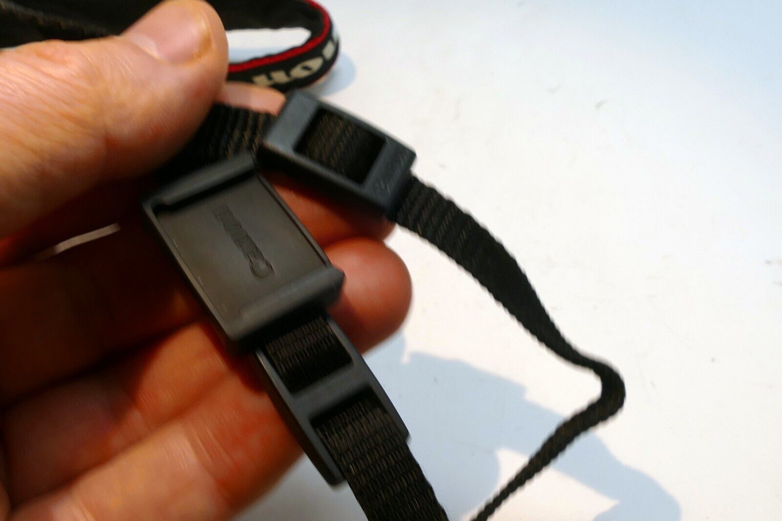 Canon EOS Digital Camera Neck Shoulder Strap Red - Black 3cm wide - Original