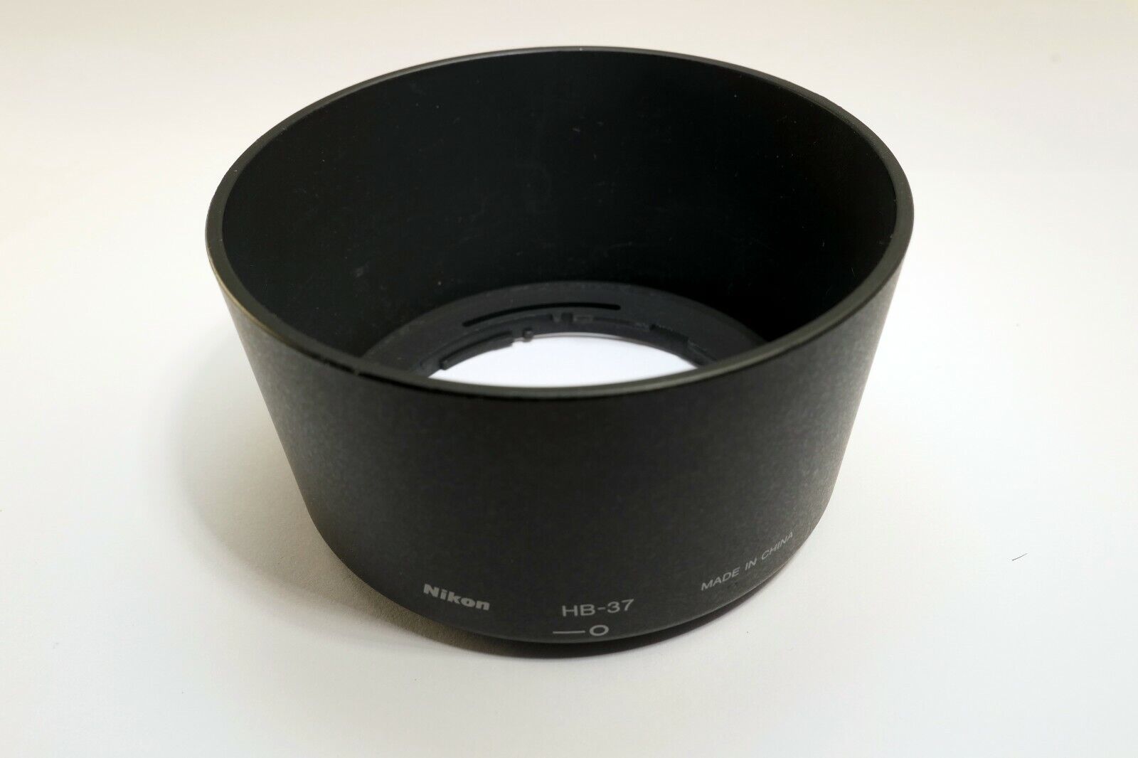 Nikon HB-37 Lens Hood Shade 55-200mm f4-5.6 VR II 85mm f3.5 micro AF-S Genuine