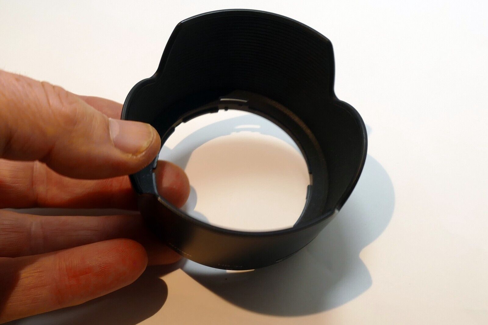 Nikon HB-34 Lens Hood Shade for AF-S DX 55-200mm F4-5.6G ED  - - -  Genuine OEM