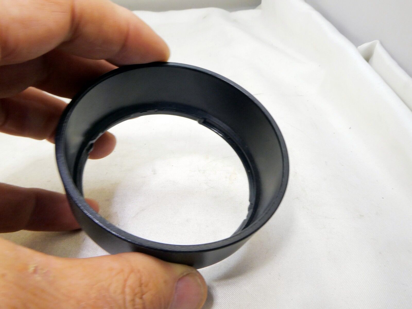 65mm ID  Plastic Lens Hood  twist on type (unknown brand)