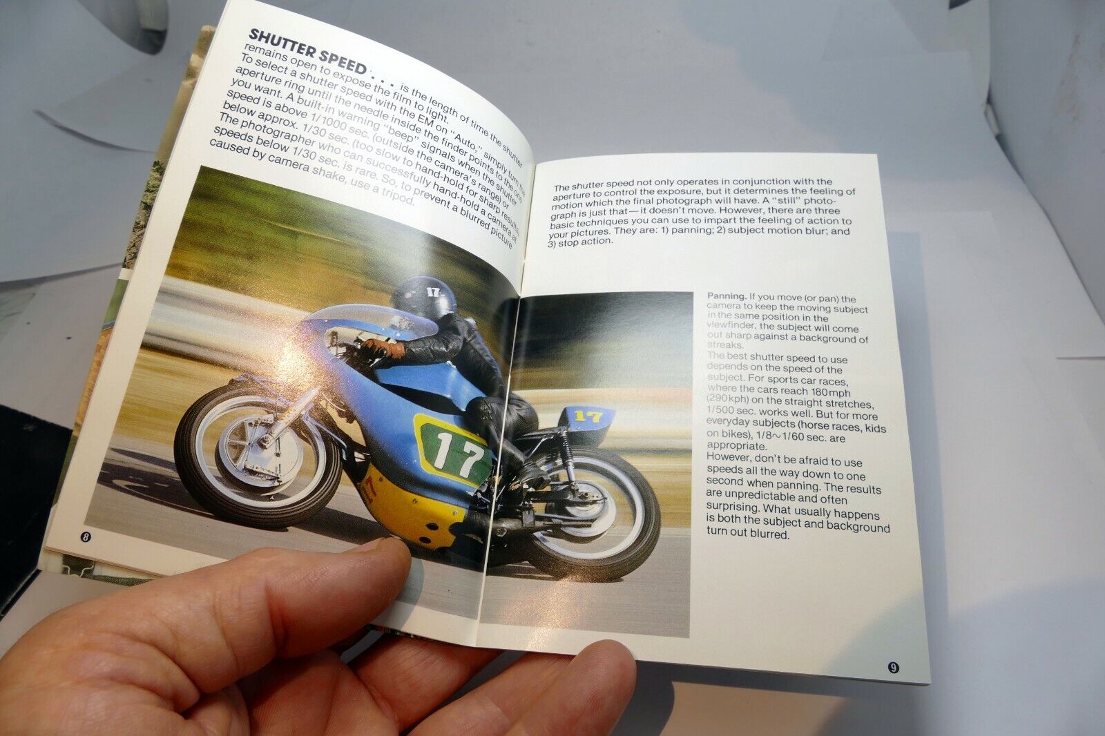 Nikon EM camera Photo Guide  booklet sales brochure