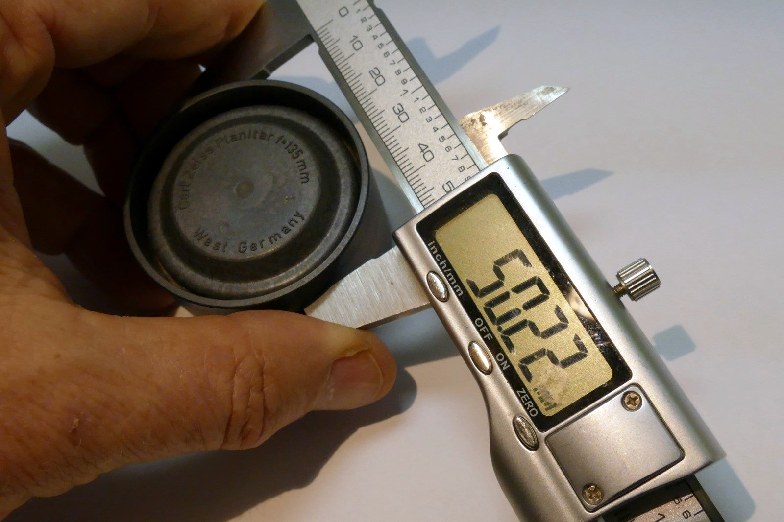 CARL ZEISS PLANITAR 135mm  mirror optical lens