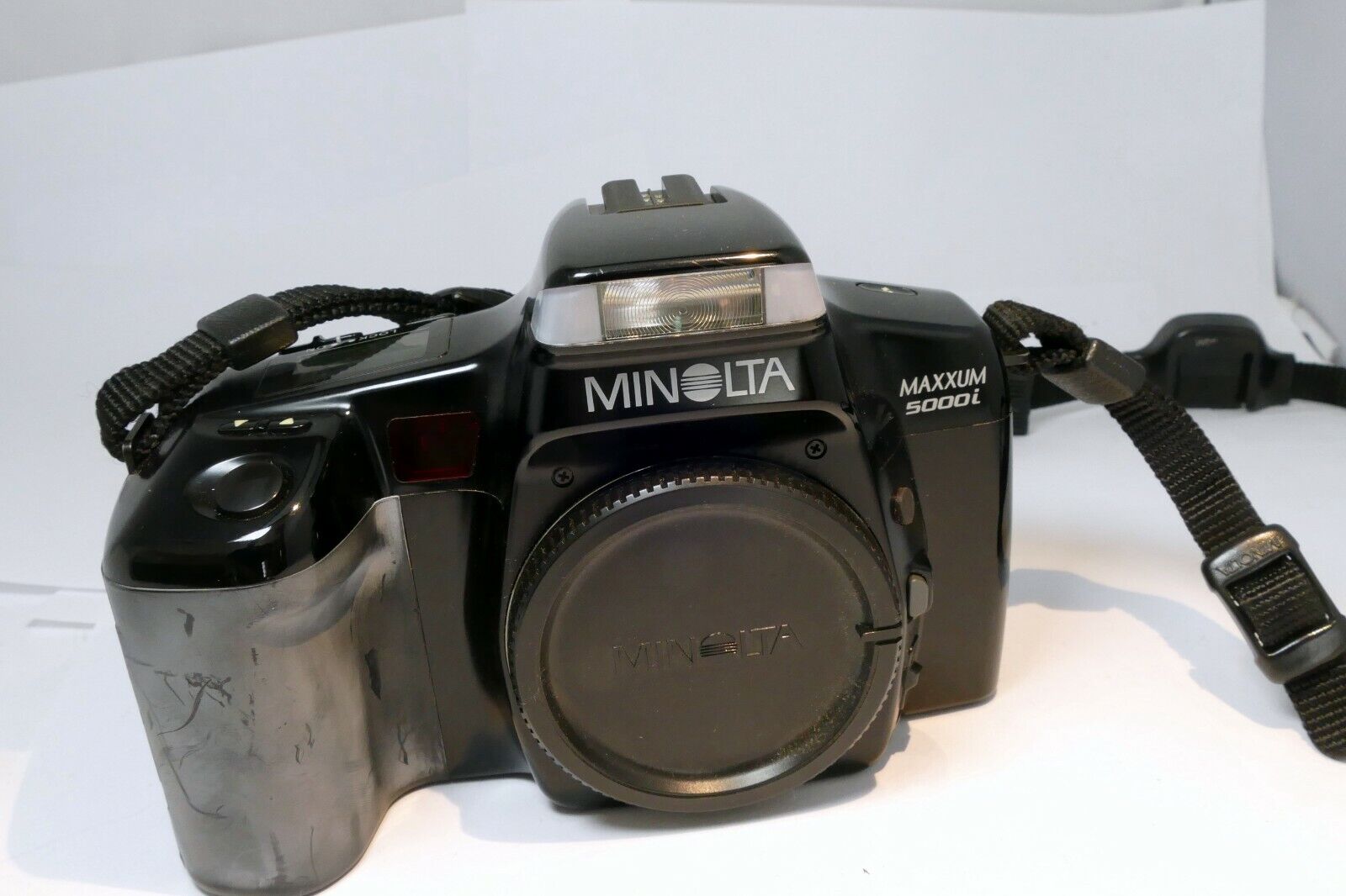 Minolta Maxxum 5000i 35mm SLR Film Camera body only