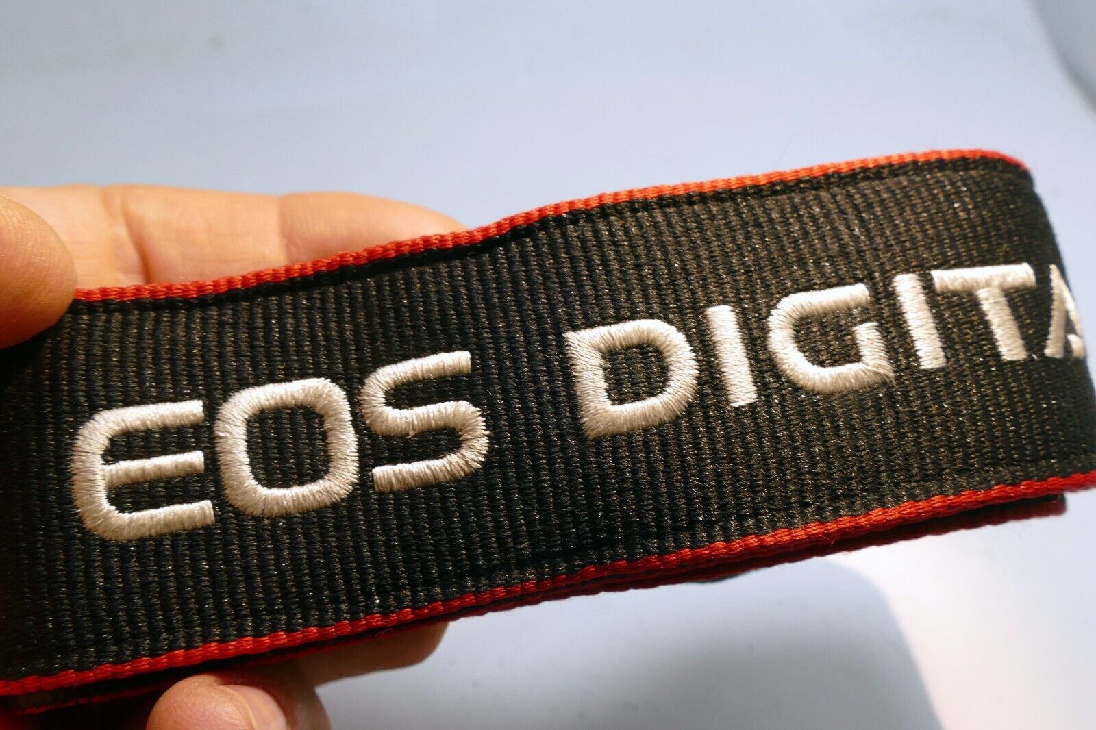 Canon EOS SLR Digital Camera Neck Shoulder Strap black-red  - Genuine OEM