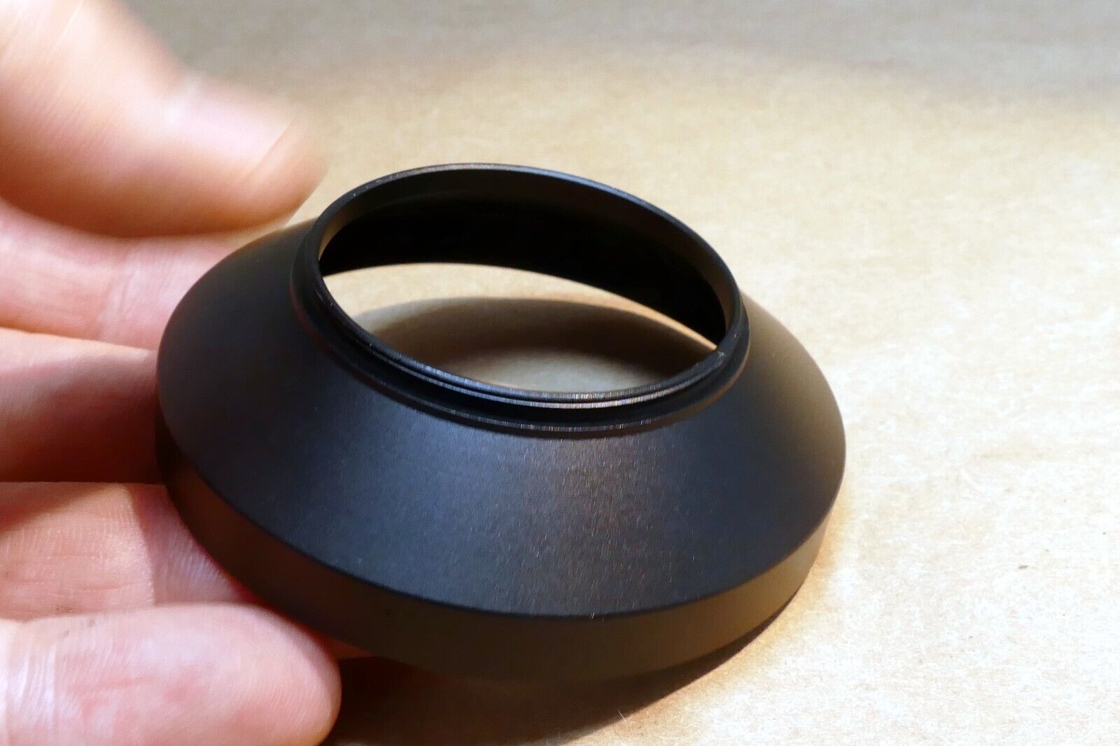 43mm Metal LENS hood Wide Angle screw w/ threads in front rim 67mm - new