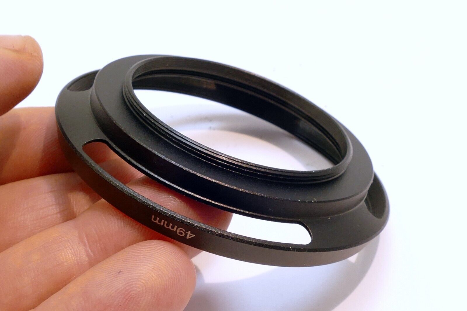 49mm Metal Hood Shade screw in for EF-M 15-45mm f/3.5-6.3 IS