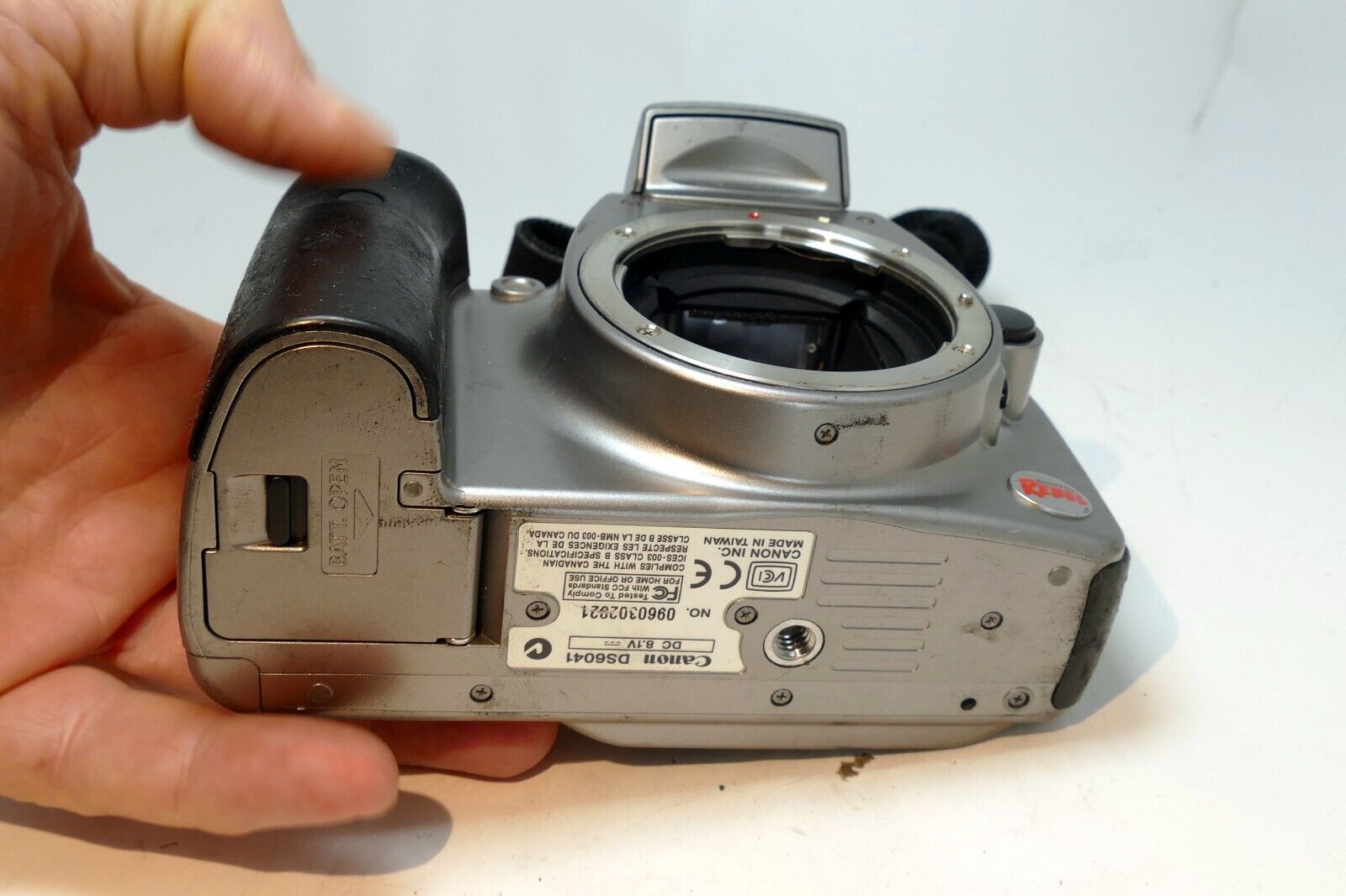 Canon EOS 300D 6MP Digital REBEL SLR Camera - works, but LCD cracked