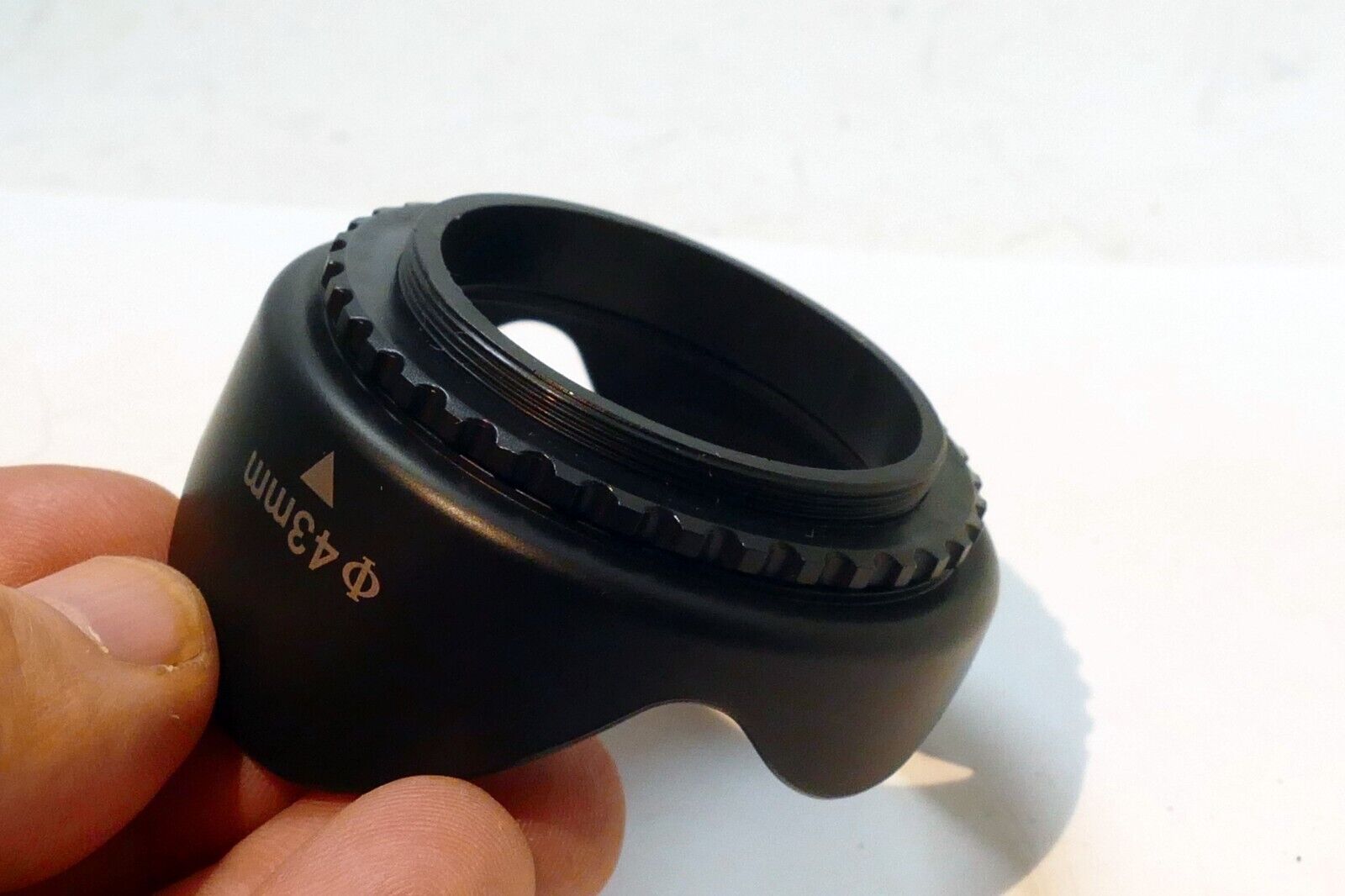 43mm Lens Hood Shade Petal Plastic screw in Fujifilm XF 23mm f/2