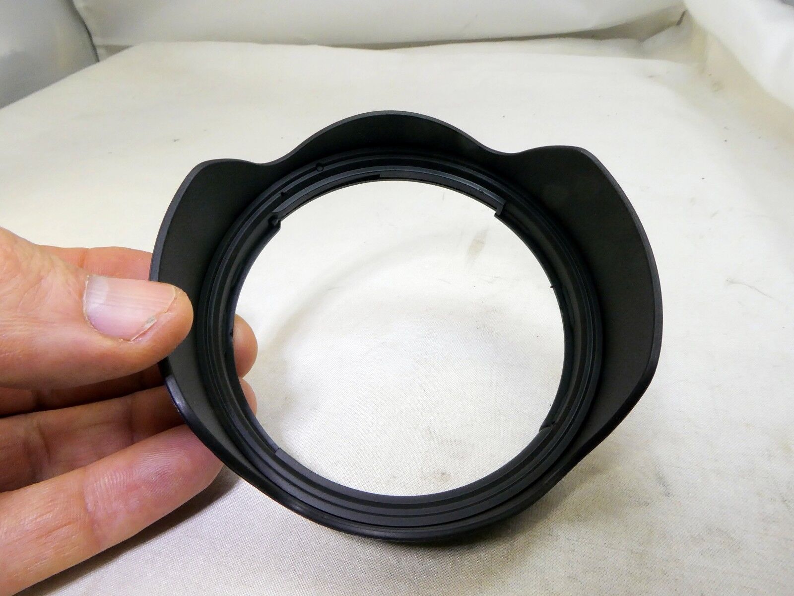 Aftermarket  Lens Hood Replacement For EW-82 EF 16-35mm f/4L IS USM 135mm