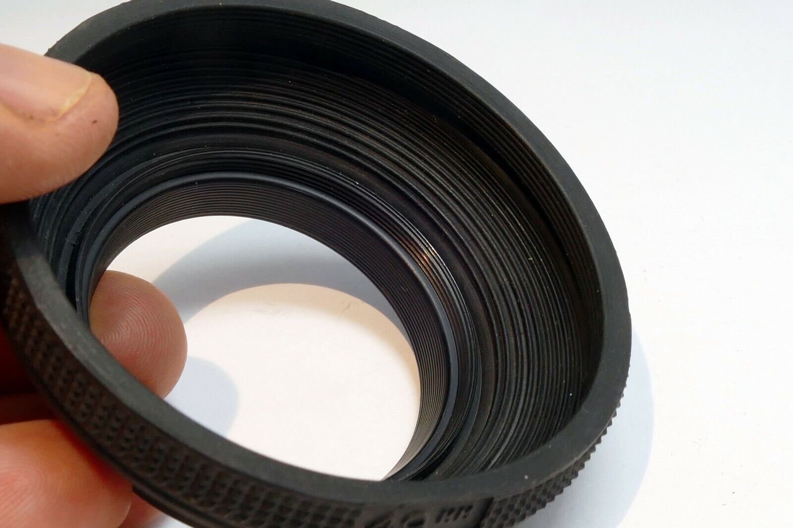 49mm Collapsible Rubber Lens Hood Shade screw in threaded for 50mm f1.8 lenses
