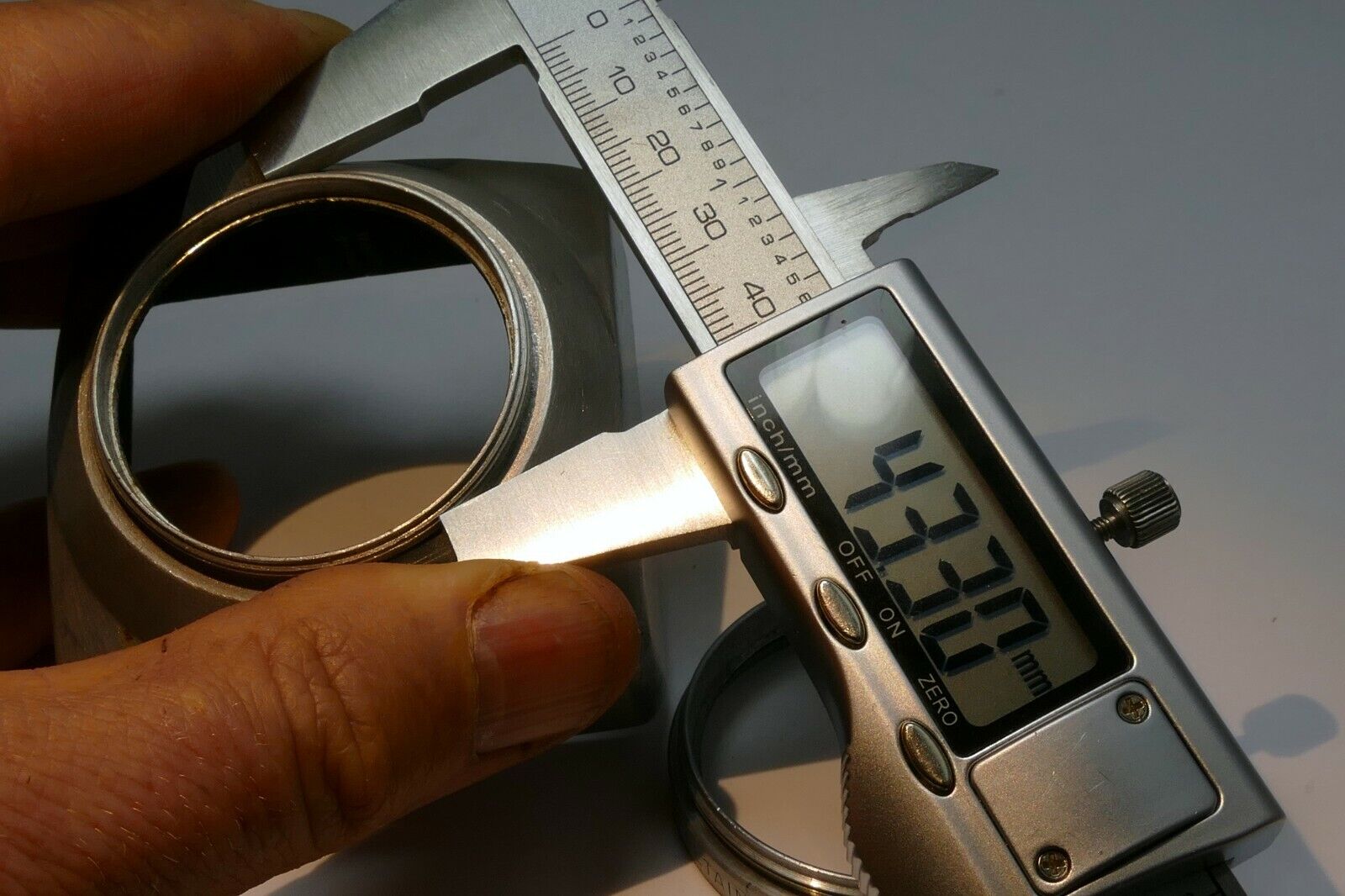 Tiffen 44mm Metal Lens Hood Shade screw in type for series 6 VI  Wide angle