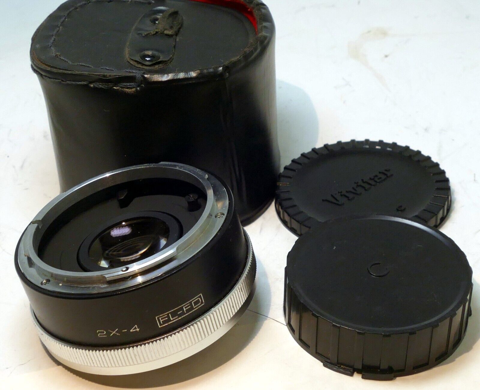 Vivitar MC 2X FD Lens for CANON FD mount with caps and case