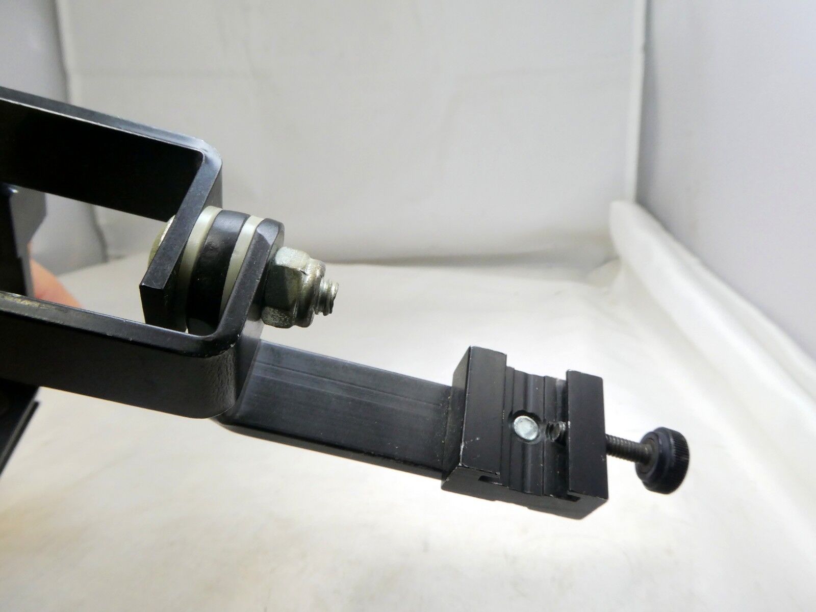 Flash adapter for the tripod or bracket
