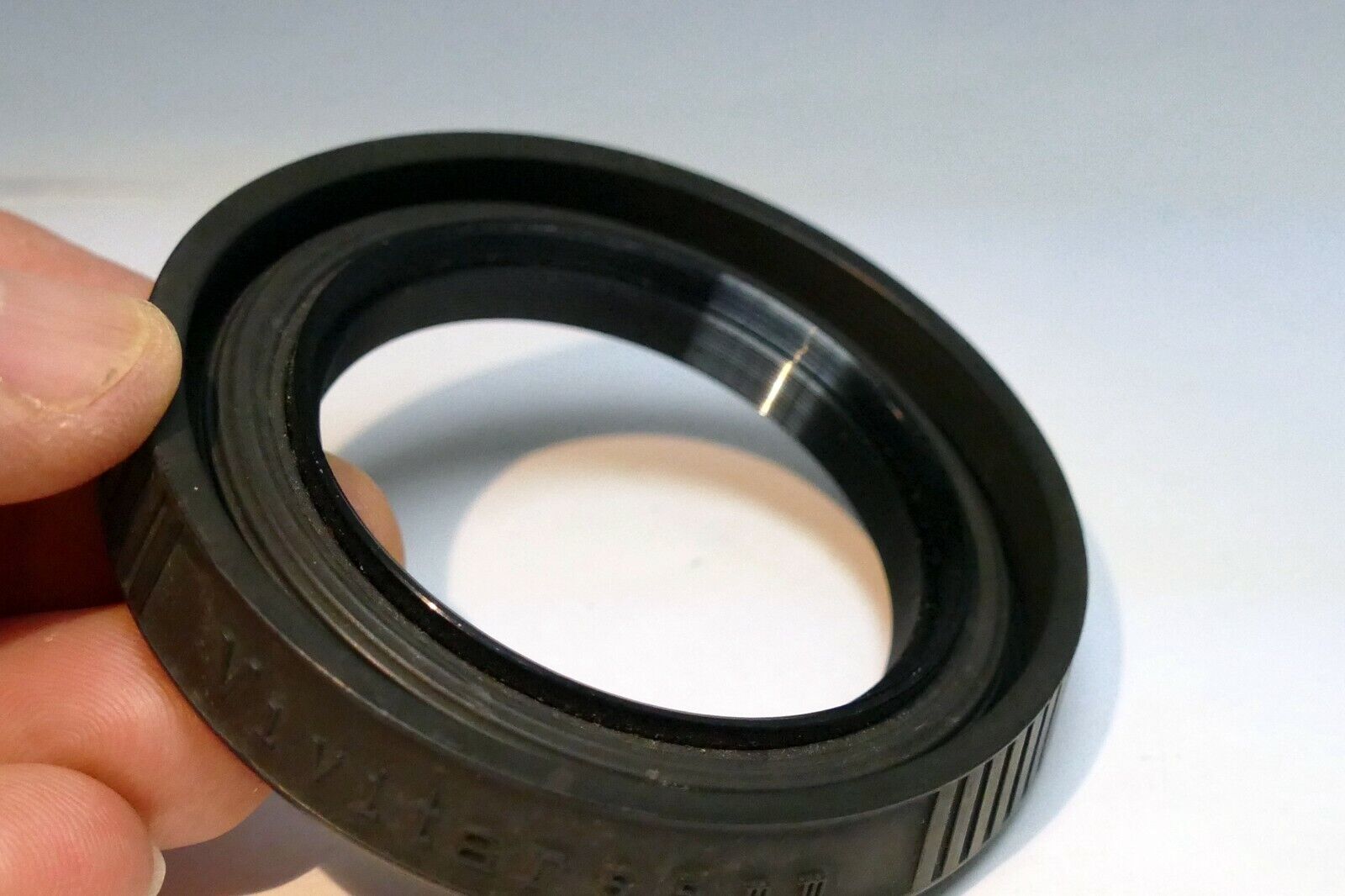 55mm rubber lens hood shade Vivitar ( hard rubber rigid )