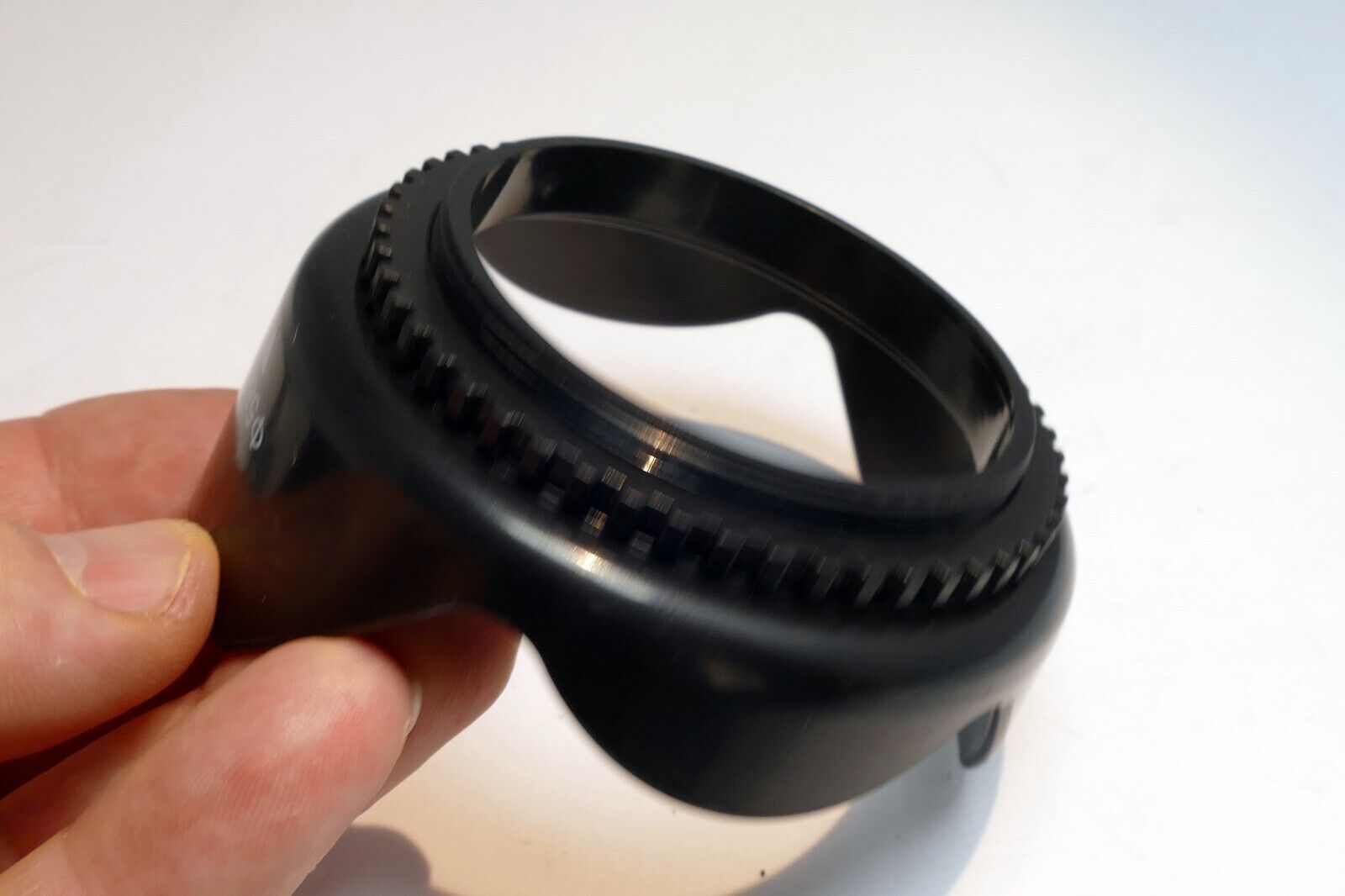 58mm OD Lens Hood Shade  threaded  plastic for 18-55mm IS