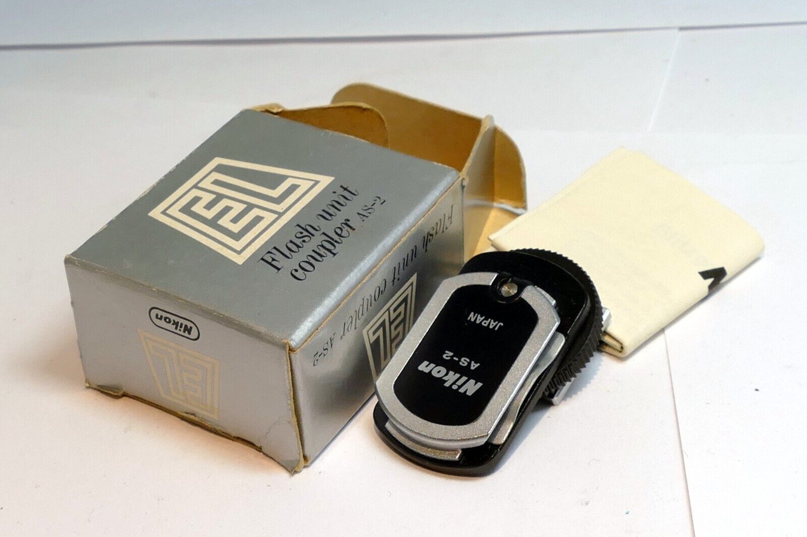 Nikon AS-2 Flash  Coupler Adapter for EL Nikkormat cameras Boxed- MINT