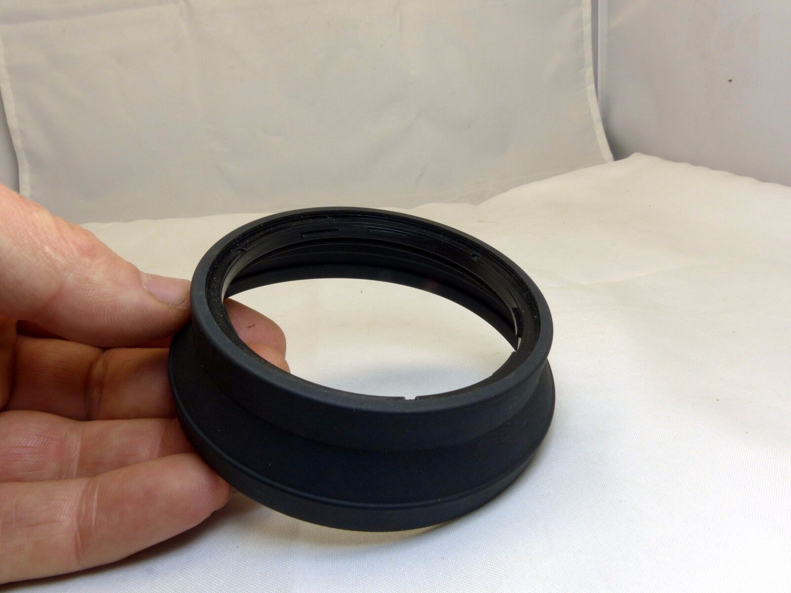 67mm ID Lens Hood collapsible Rubber unknown brand twist on type