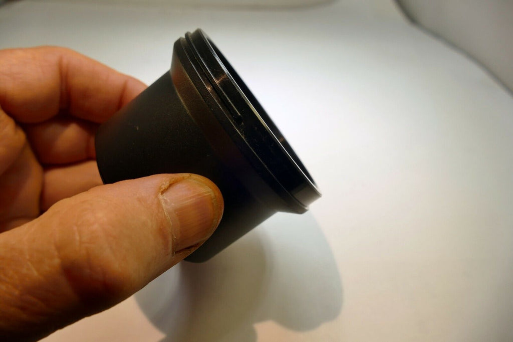 51mm Plastic screw in type (male threads) Lens hood / shade adapter