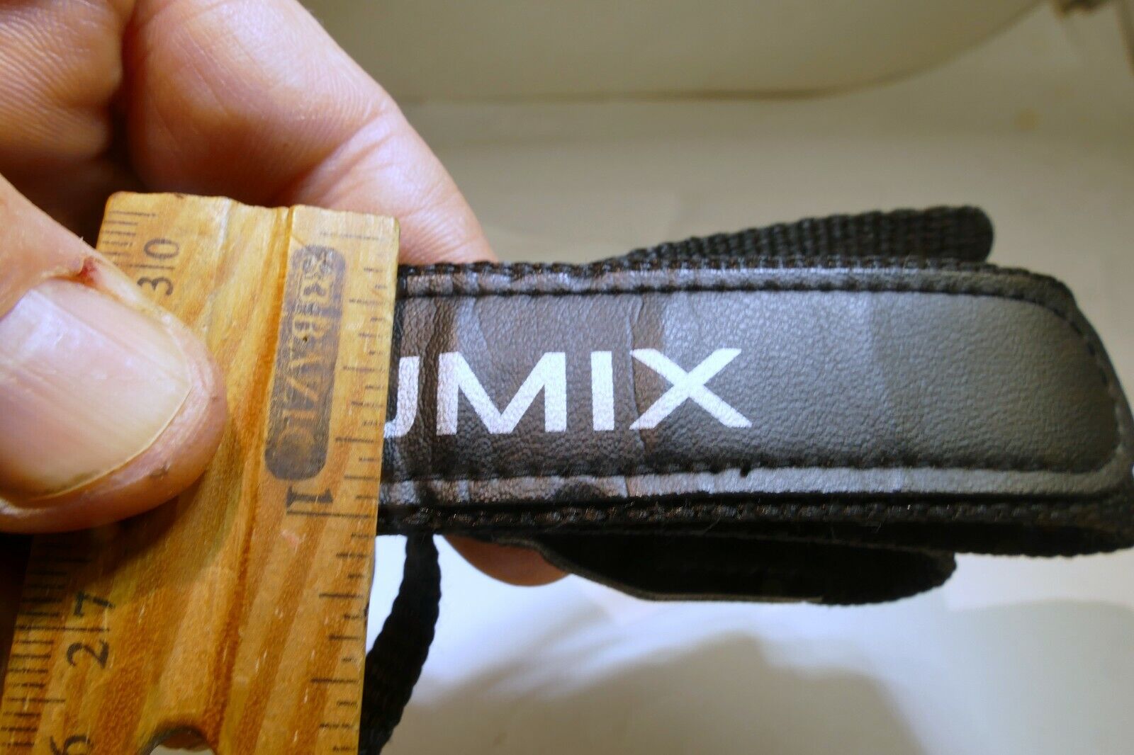 Panasonic LUMIX DMC FZ200 FZ000 FZ300 1" 2.5cm wide Neck Shoulder camera Genuine